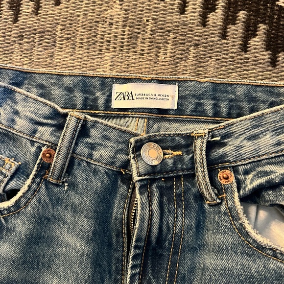 Zara Ripped Jeans - Picture 5 of 5